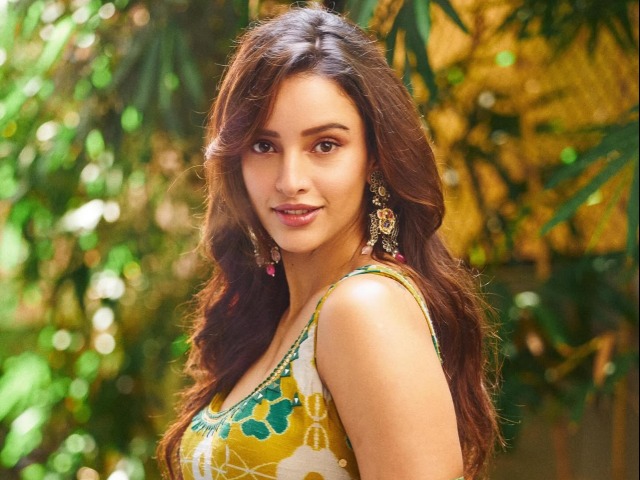 राखी पर दिखना है सबसे स्टाइलिश? खुशी कपूर से मृणाल ठाकुर तक, इन 5 एक्ट्रेसेस से लें फेस्टिव लुक इंस्पिरेशन