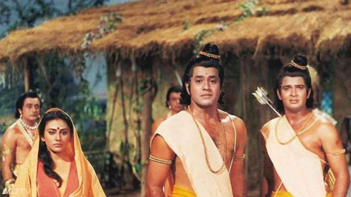 रामानंद सागर की क्लासिक 'रामायण' भले ही यह दूरदर्शन का 1987 का शो है, लेकिन लॉकडाउन के दौरान जब इसे दोबारा प्रसारित किया गया, तो इसने वर्ल्ड रिकॉर्ड बना दिया। अब यह क्लासिक शो OTT प्लेटफॉर्म्स (JioCinema) पर भी उपलब्ध है.