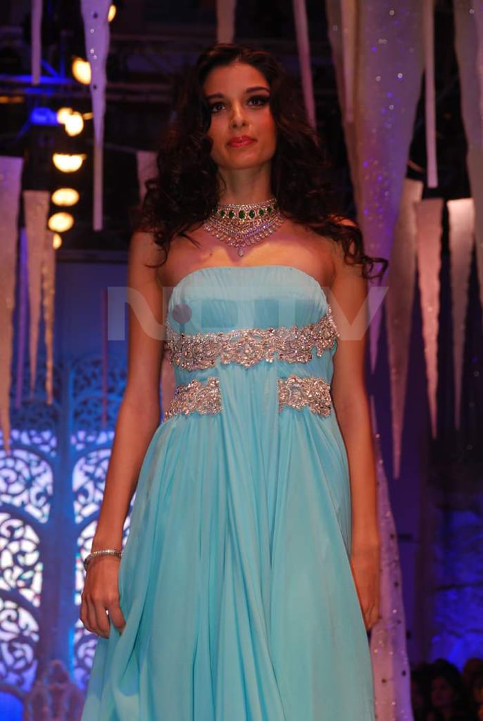 Bollywood beauties dazzle on the ramp
