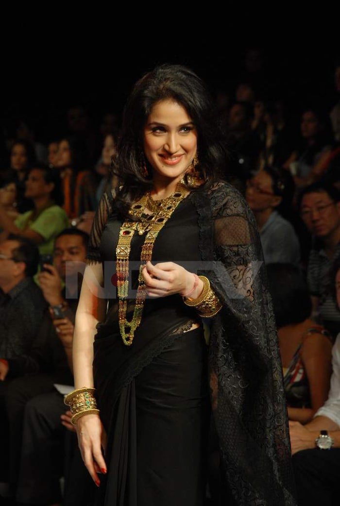 Bollywood beauties dazzle on the ramp
