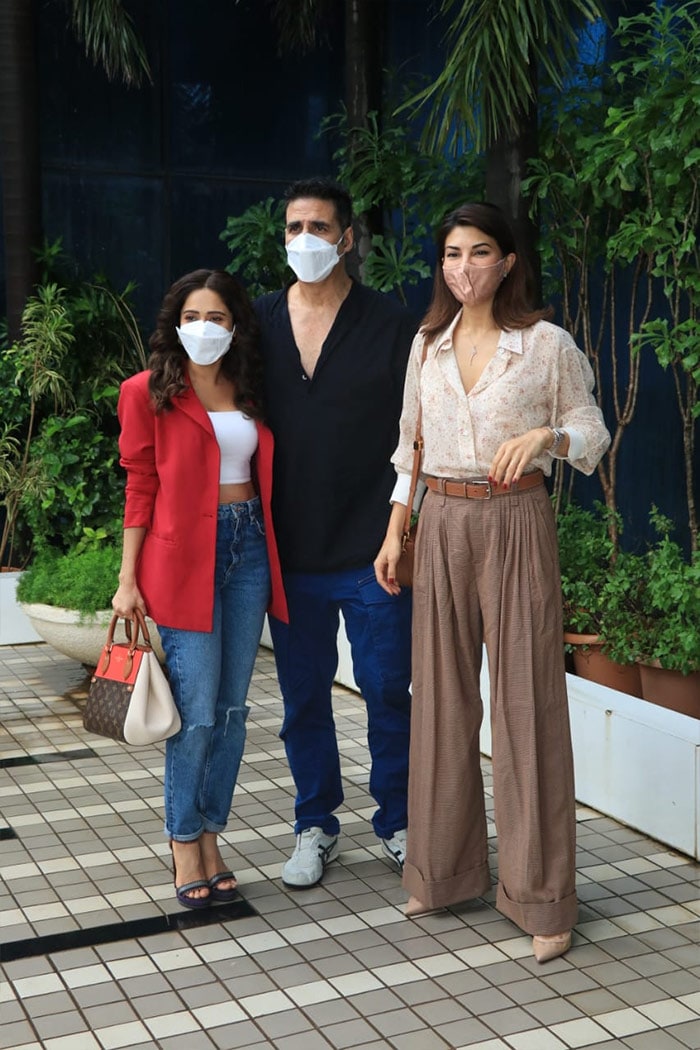 <I>Ram Setu</i> co-stars Akshay Kumar, Jacqueline Fernandez and Nushrratt Bharuccha got together at the film's production office Abundantia Entertainment on Friday.