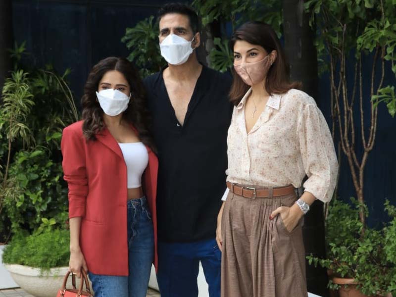 Photo : When Ram Setu Co-Stars Akshay, Jacqueline and Nushrratt Caught Up In Mumbai