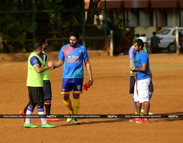 Football Tamasha: Ranbir, Abhishek\'s Sunday Ball Game