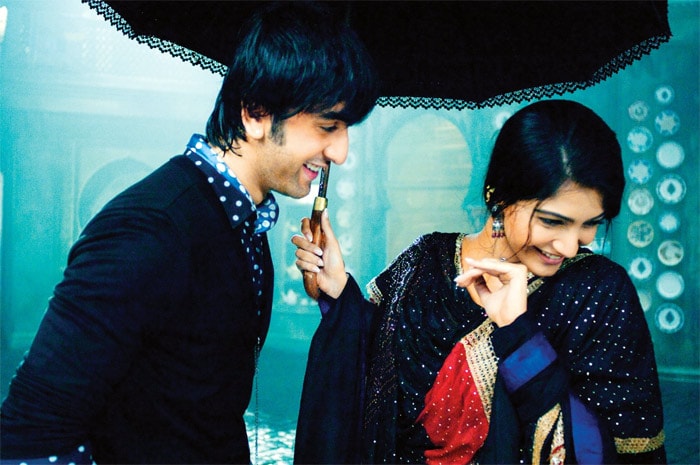 He made his debut in Bollywood opposite Sonam Kapoor in Mr Bhansali's 2007 film <i>Saawariya</i> which turned out to be a box office disaster, but was appreciated for its music and production design. Ranbir's performance was also touted a force to be reckoned with.