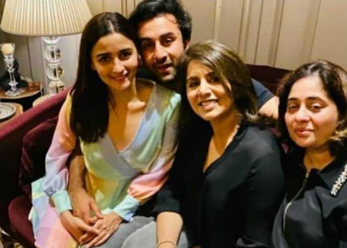 Inside Ranbir\'s Birthday Party With Alia, The Khans, Deepika-Ranveer And Others