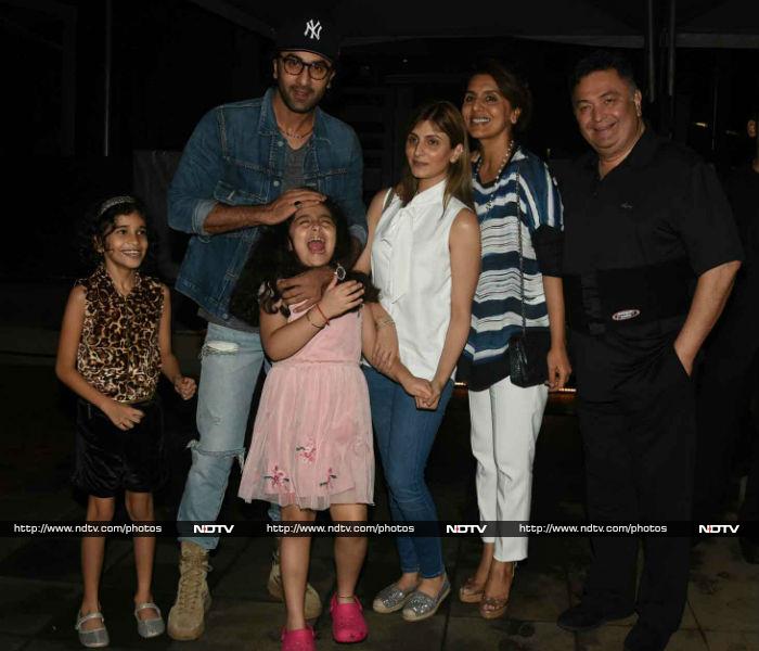 Ranbir Steps Out For Dinner With Parents Rishi Kapoor And Neetu