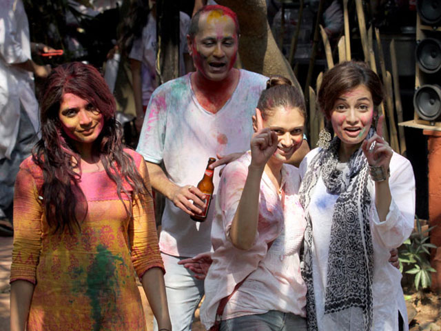 <i>Rang Birangi</i> Bollywood: how the stars played Holi