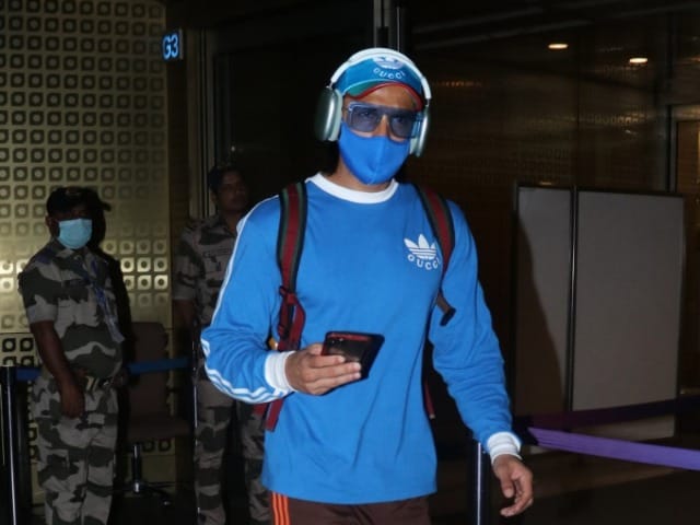 Photo : Ranveer Singh Amps Up His Airport Look