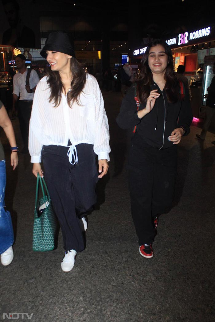 Ranveer Singh And Deepika Padukone\'s Airport Moments