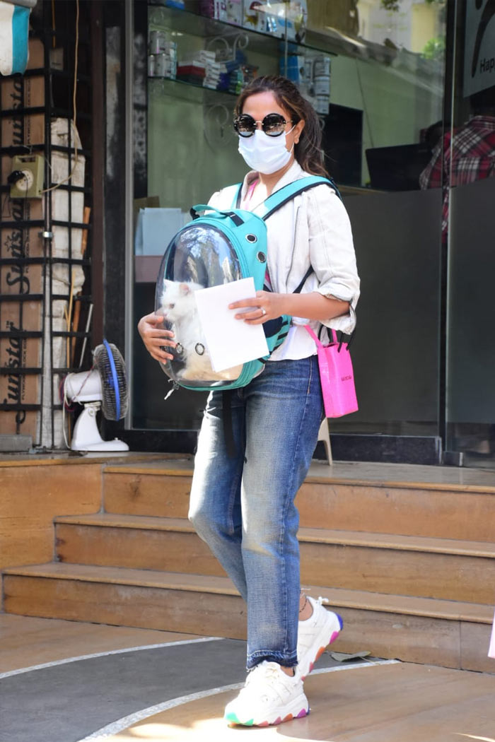 Richa Chadha was clicked outside a vet clinic