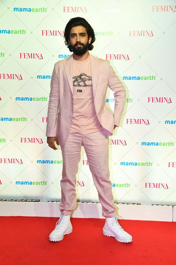 Amaal Mallik looked handsome in a pink outfit.