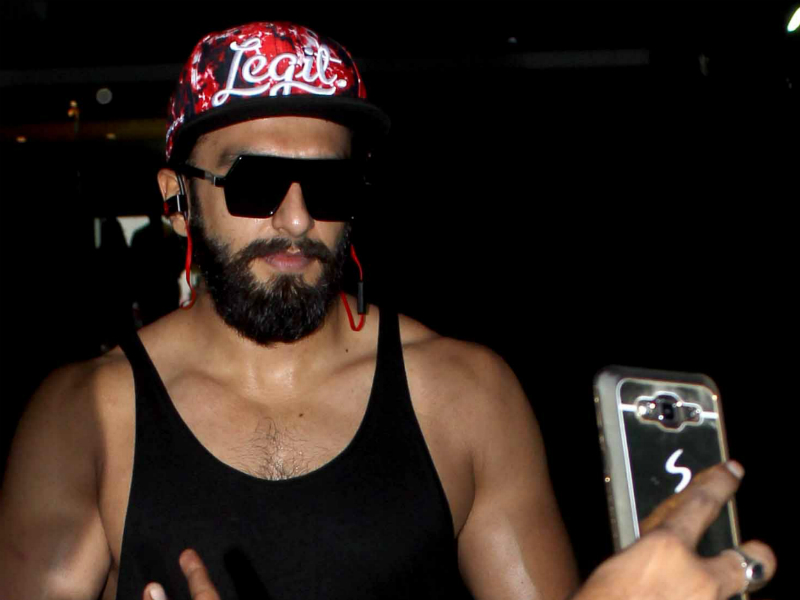 When Ranveer Singh Put On The <I>Kala Chashma</i>