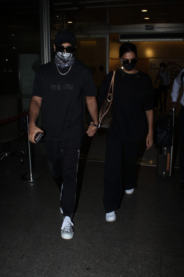Ranveer Singh And Deepika Padukone Twin In Black At Airport