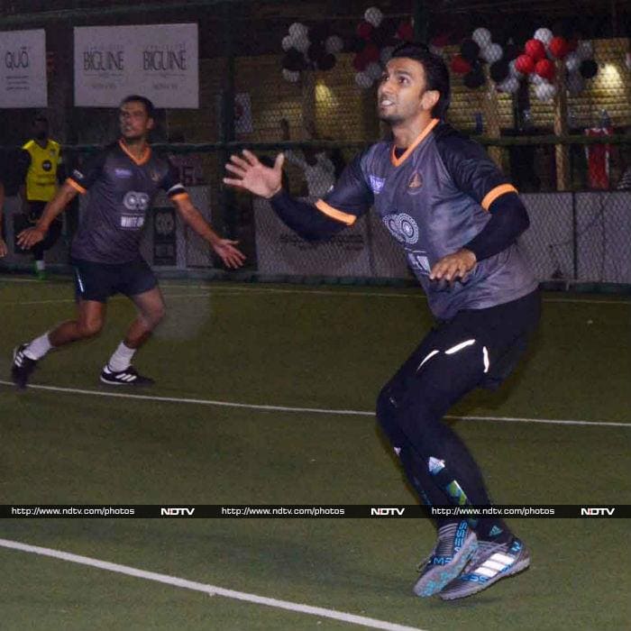 Ranveer Singh was photographed flexing his muscle on the football ground at the inauguration of the Roots Premier League Spring Season 2.