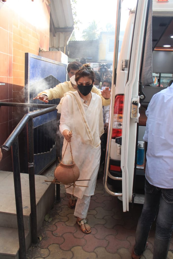 Raveena Tandon At Father Ravi Tandon"s Funeral