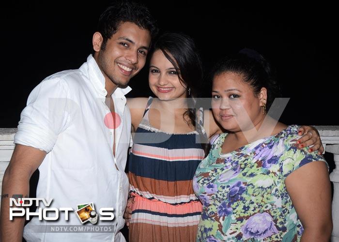 Three's company - Giaa with her dance partner Nishant and fellow contestant Bharti.