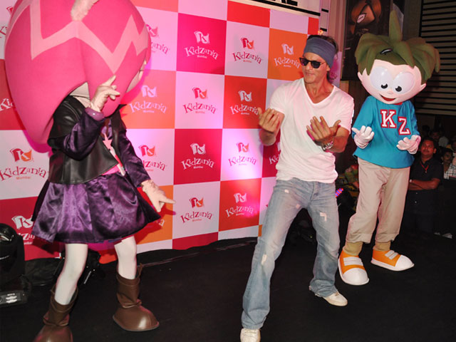 SRK Has a King-Size Father's Day