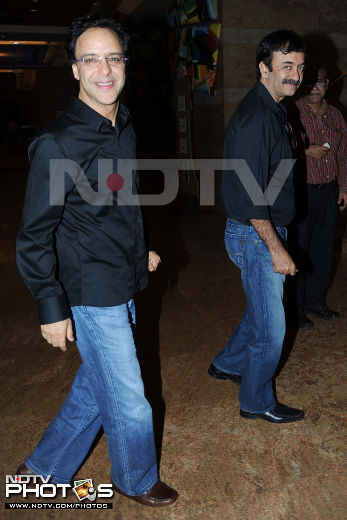 Vidhu Vinod Chopra and Rajkumar Hirani in identical attire.