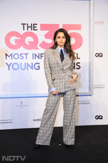 Red Carpet Round-Up: Alia Bhatt, Janhvi Kapoor And Other Stars\' OOTNs