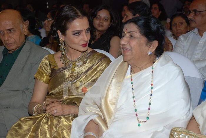 Rekha with Lata Mangeshkar.