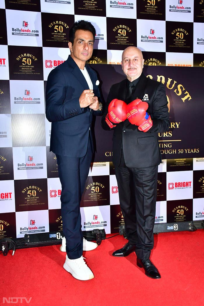 Anupam Kher and Sonu Sood posed in style. (Image Courtesy: Varinder Chawla)