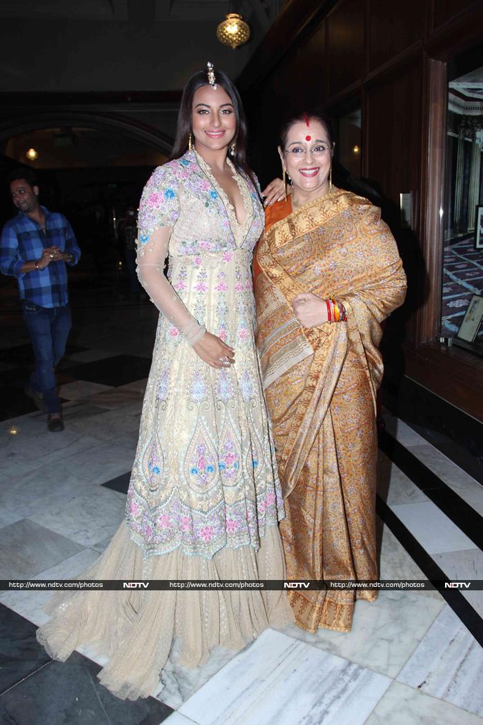 Poonam Sinha On Daughter Sonakshi's Pregnancy Rumours: "<i>Pata Nahi Kitni Baar Nani Bana Diya Humko</i>"