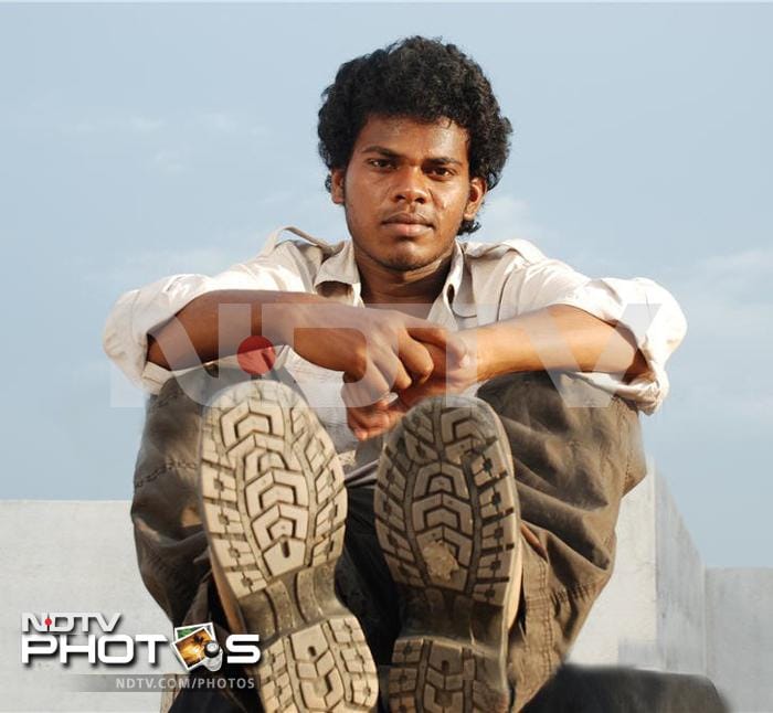 i>Renigunta</i> is the story of Shakti (Johnny) who turns into a gangster after his parents were killed in front of him by the villain Kathir.