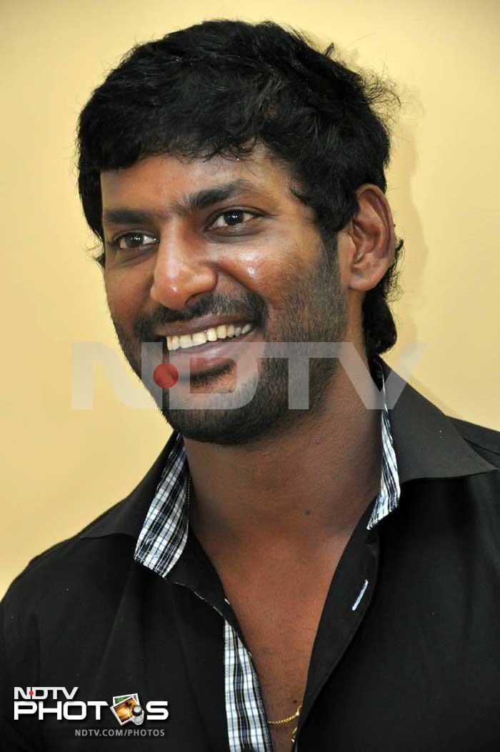 Vishal perfectly suits the character of 'Karthik' in the movie. <br><br> At time the dialogues did not suit his character his expressions were dull as well.