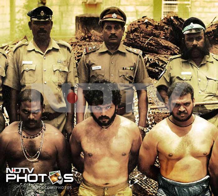 Karthi Sivakumar plays a local goon, Mallibabu, who along with his uncle (Saravanan) falls on the wrong side of the law.