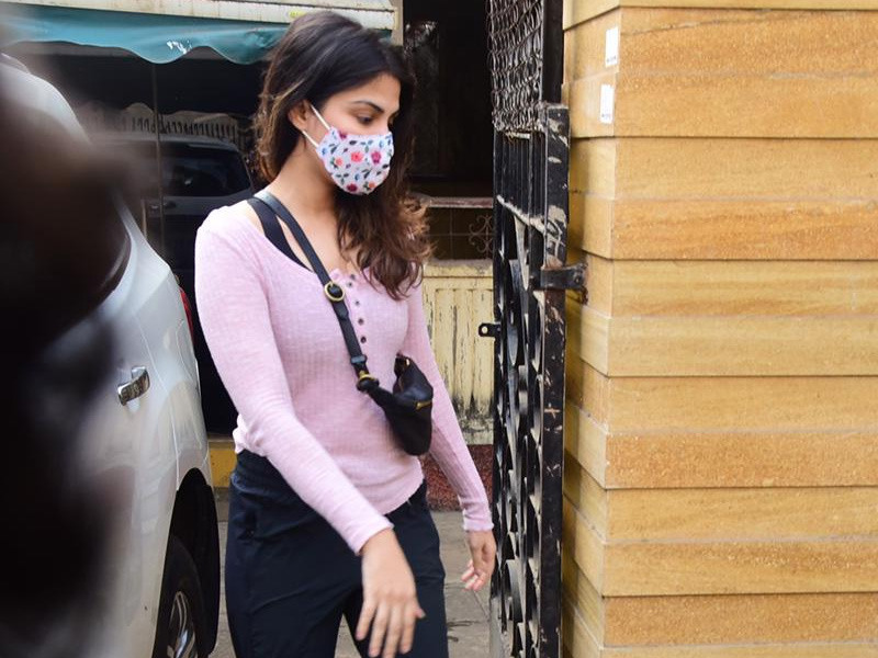 How Rhea Chakraborty Started The Week