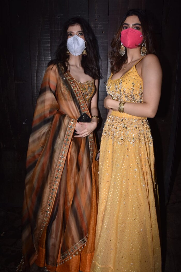 Janhvi Kapoor, Why So Stunning? Inside Rhea Kapoor\'s Wedding Guest-List