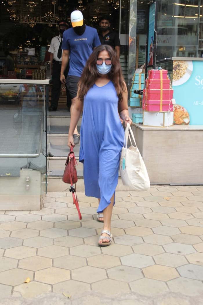 Richa Chadha and Ali Fazal were twinning in blue outfits.