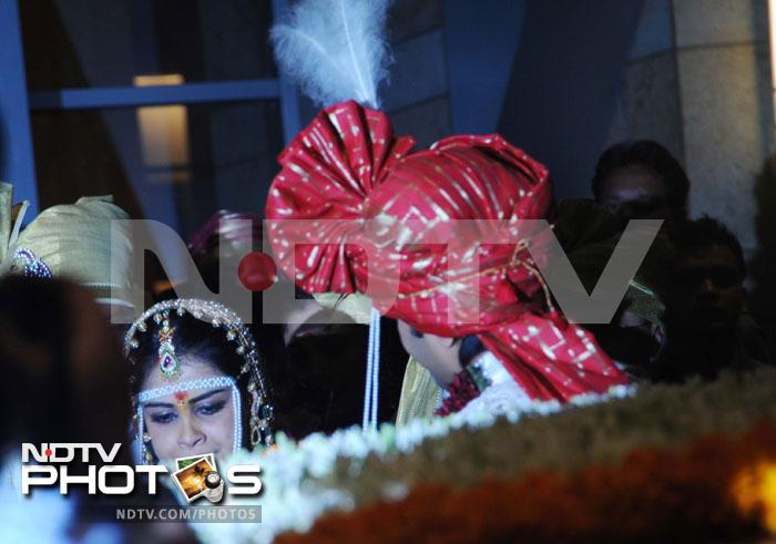 See beautiful bride Genelia\'s bidaai