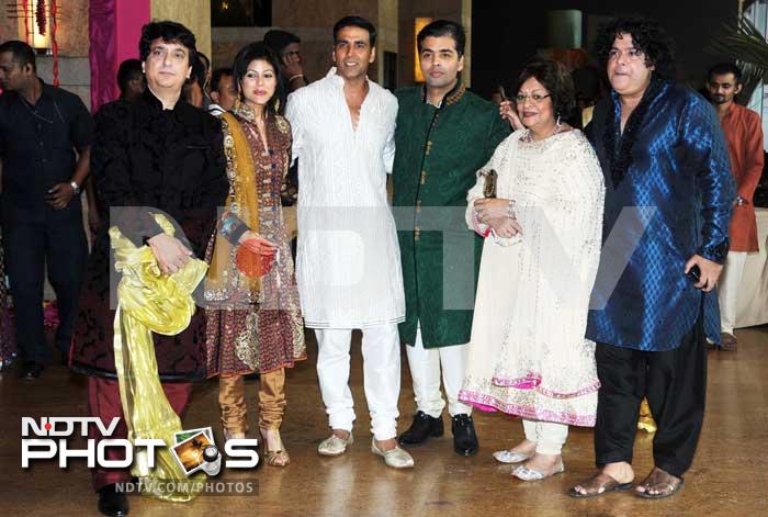 Akshay Kumar, Karan Johar, Hiroo Johar and Sajid Khan pose for a group photo.