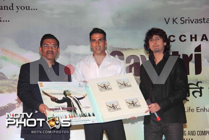 Akshay and others at Sonu Niigaam\'s album launch