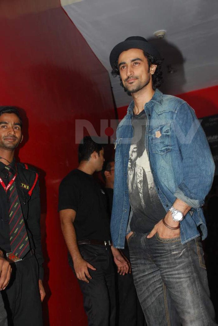 Kunal Kapoor looks casual yet cool