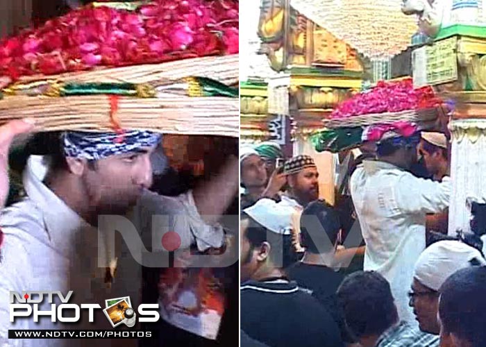 </i>Rockstar</i> Ranbir performs at Nizamuddin Dargah