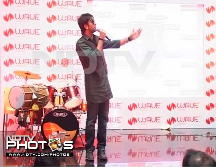 Rockstar Ranbir promotes film at Noida mall
