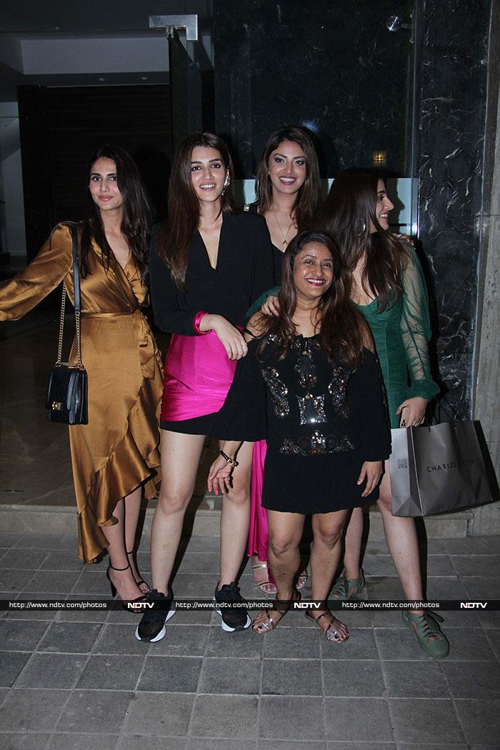 Priyanka, Katrina Party All Night With Bhumi, Kriti, Vaani