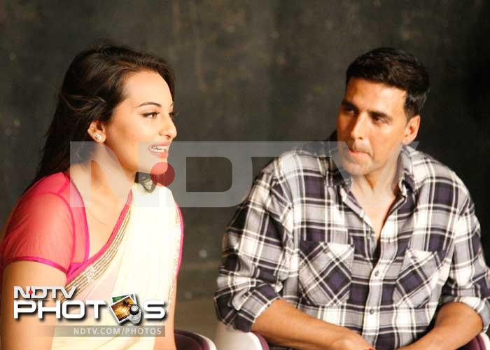 Rowdy Akshay, Sonakshi meet the press