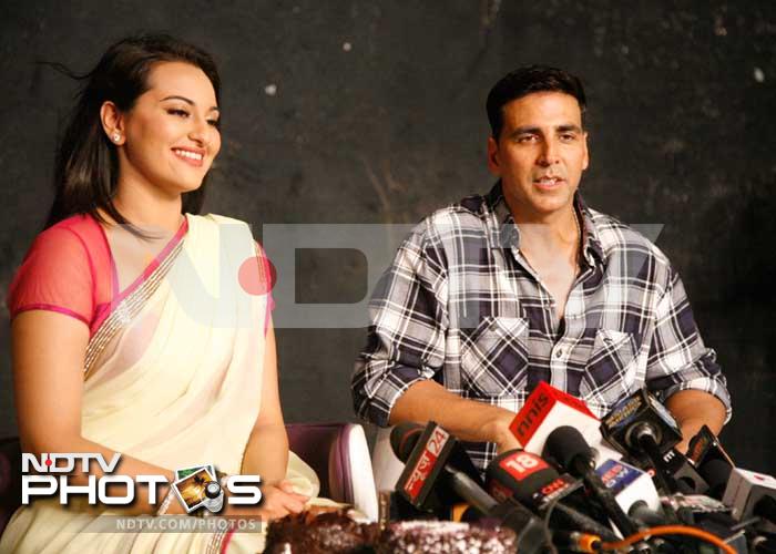 Rowdy Akshay, Sonakshi meet the press