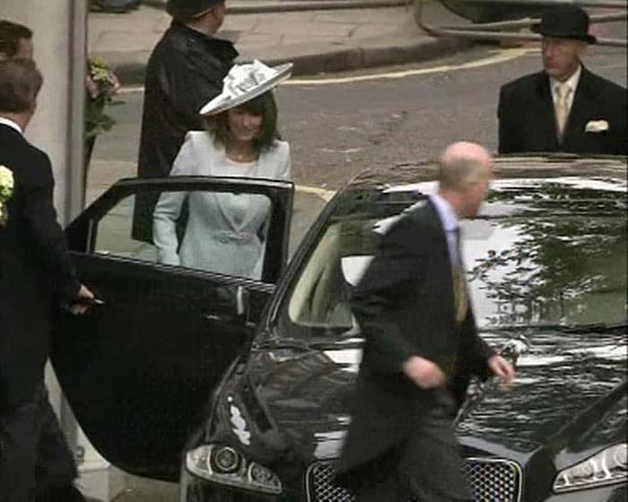 Kate\'s mother, brother arrive