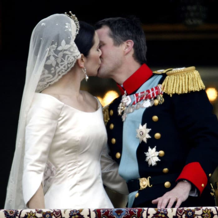 Top 10 Royal kisses