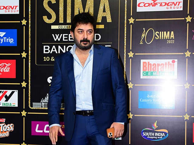 वेट्रन एक्टर अरविंद स्वामी भी SIIMA अवार्ड्स में नज़र आए.