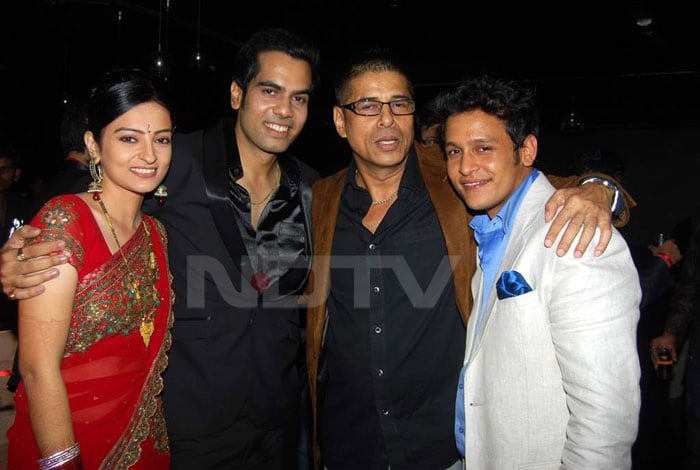 Sachal with his on screen dad (Sudesh Berry aka Loha Singh) and younger brother Abhishek Rawat aka Shekhar.