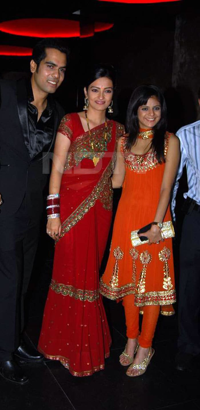 Sachal, Jaya with actor friend Rucha Gujarati.