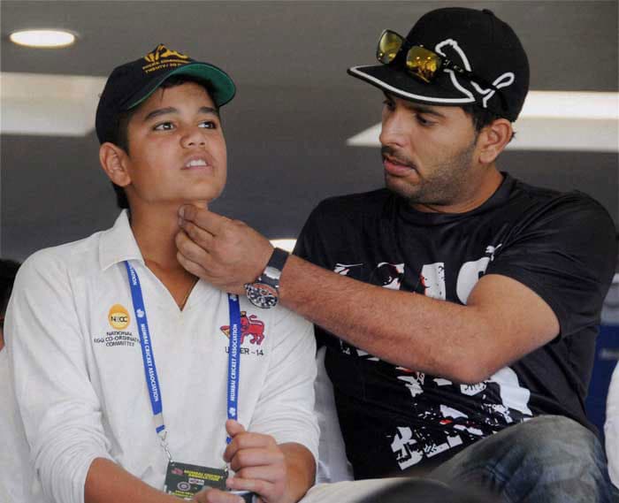 In pics: Sachin\'s mother, children at Wankhede today