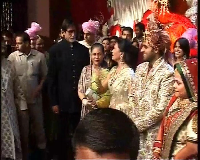 Amitabh Bachchan and Jaya Bachchan with the couple