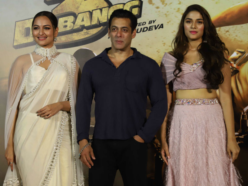 Salman, Sonakshi And Saiee Manjrekar Launch <I>Dabangg 3</I> Trailer In Style