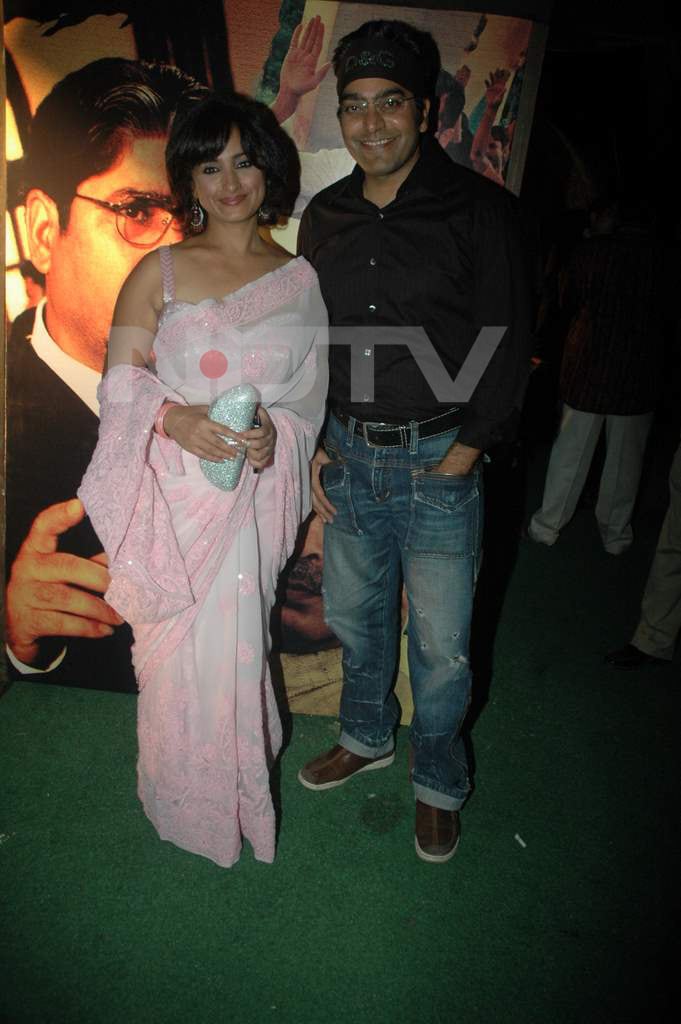 Divya Dutta and Ashutosh Rana get a photo together.